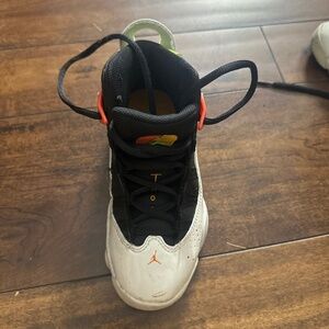 Boys Jordan 6 rings size 11c